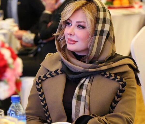 عکس نیوشا ضیغمی و گربه اش