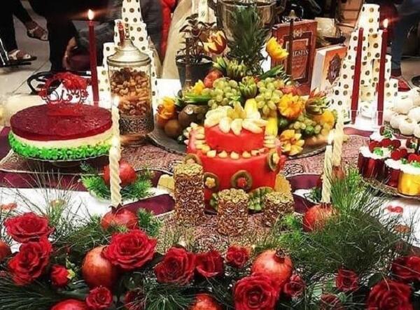 عکس های تزیین میز شب یلدا