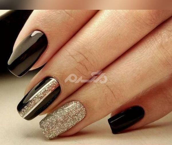 عکس مدل ناخن فرنچ مشکی طلایی