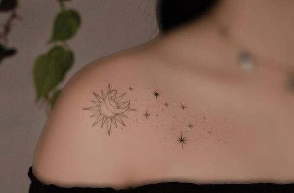 عکس تاتو روی ترقوه دخترانه