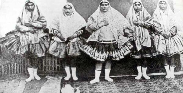 عکس از لباس زنان قاجار
