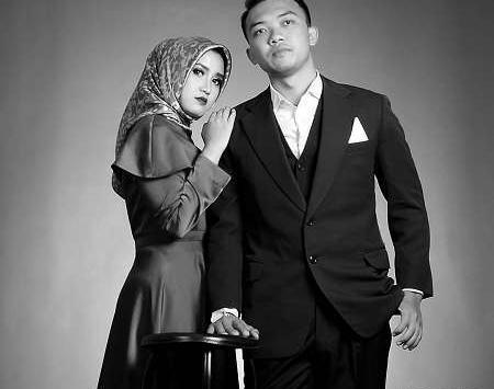 ژست عکس زن و شوهر در آتلیه