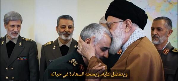عکس سردار سلیمانی با نشان ذوالفقار