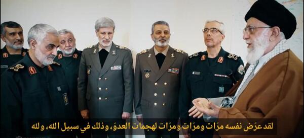 عکس سردار سلیمانی با نشان ذوالفقار