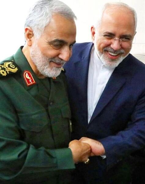 عکس سردار سلیمانی با نشان ذوالفقار