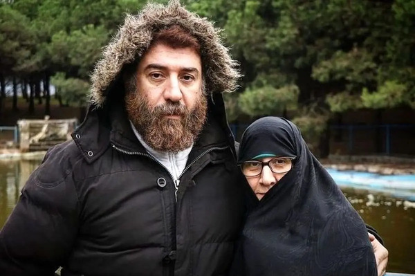 عکس مادر علی انصاریان بعد فوت پسرش