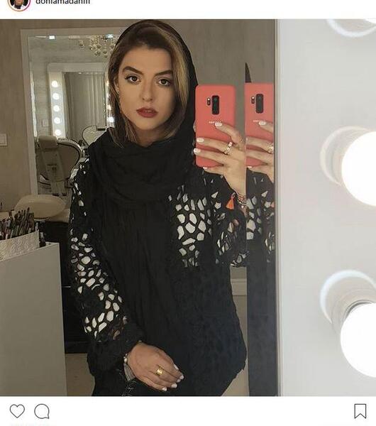 عکس دختر در آینه