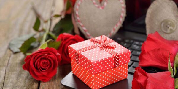 عکس کادوی ولنتاین فیک