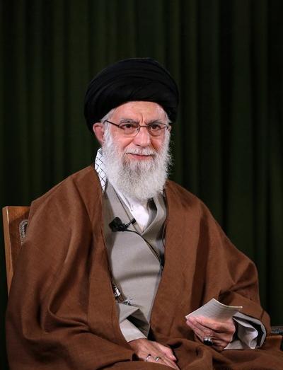 عکس رهبر سال ۹۰