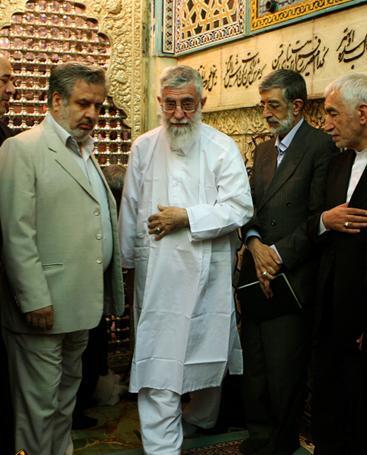 عکس رهبر سال ۹۰