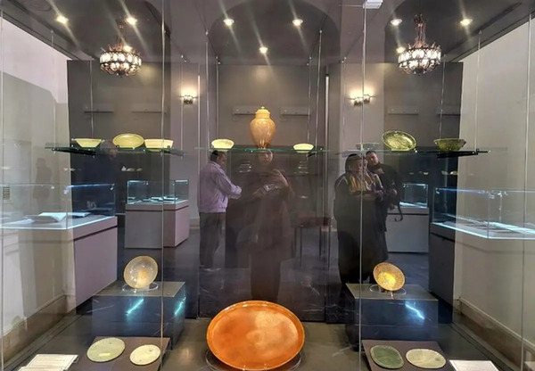 عکس نمایشگاه گلستان
