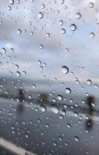 عکس پروفایل باران پشت شیشه