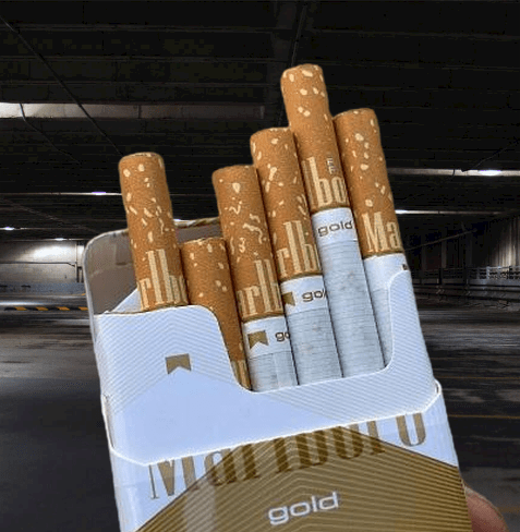 عکس سیگار لگیت