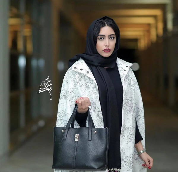عکس ساناز طاری در شمعدونی