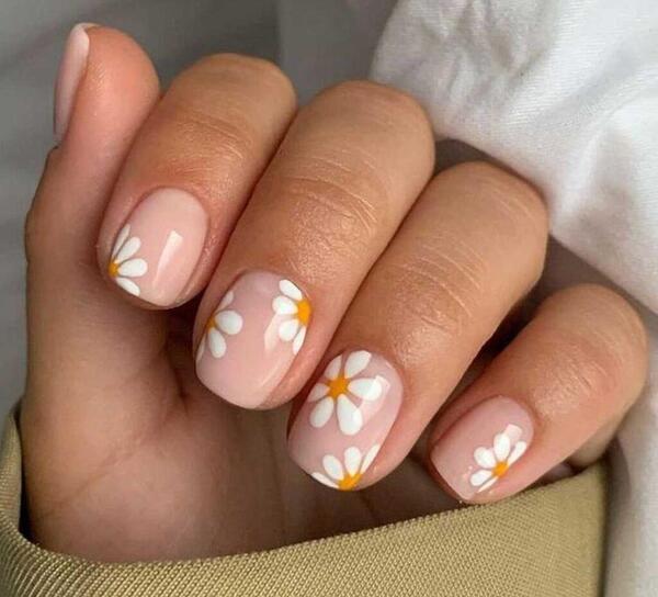 عکس طرح ناخن گل بابونه