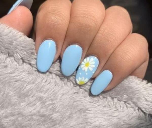 عکس طرح ناخن گل بابونه