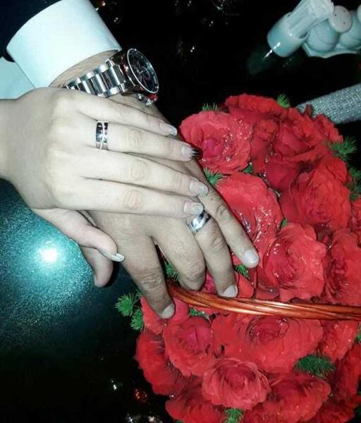 عکس انگشتر و گل