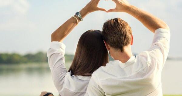 عکس عاشقانه کنار دریا