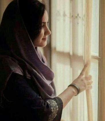 عکس دختر پشت پنجره برای پروفایل
