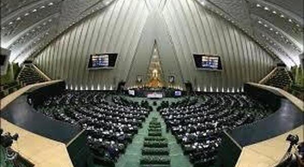 عکس نماینده زن
