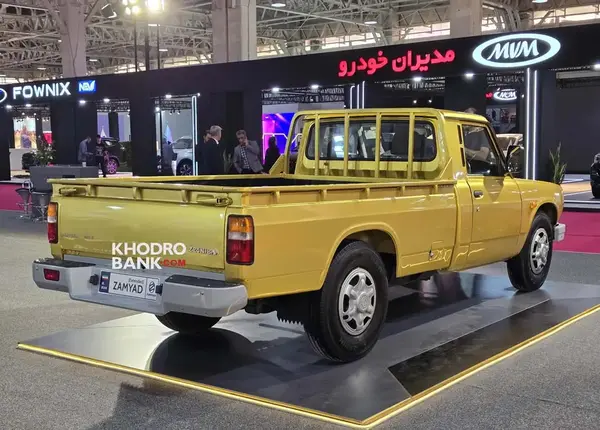 عکس نمایشگاه نیسان