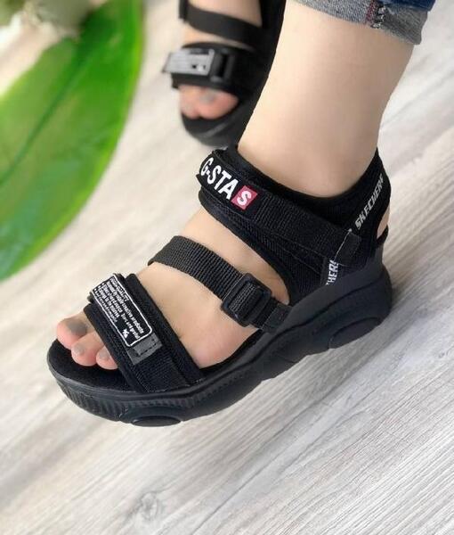 عکس صندل زنانه اسپرت
