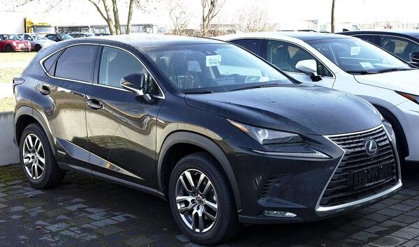 عکس ماشین لکسوس nx 200 توربو