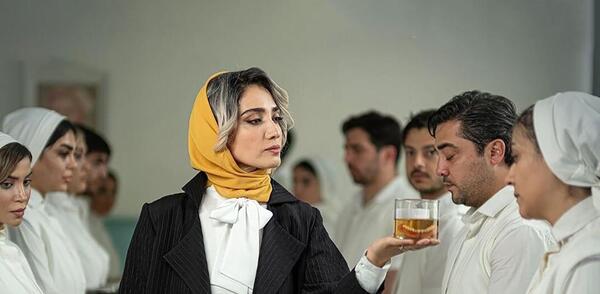 عکس رضا عطاران با روسری