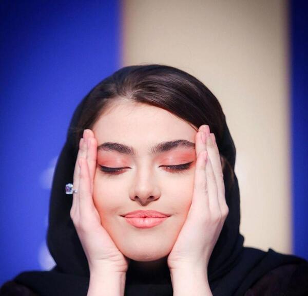 عکس خانواده ریحانه پارسا