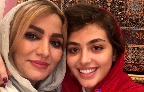 عکس خانواده ریحانه پارسا
