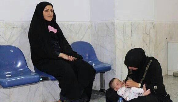 عکس شیر دادن به بچه