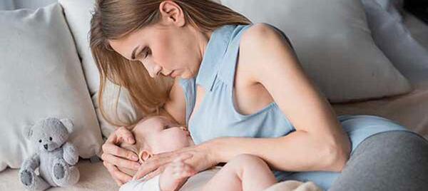 عکس شیر دادن به بچه