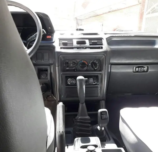 عکس ماشین mitsubishi pajero4door