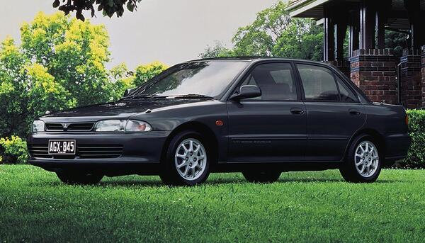 عکس ماشین mitsubishi lancer