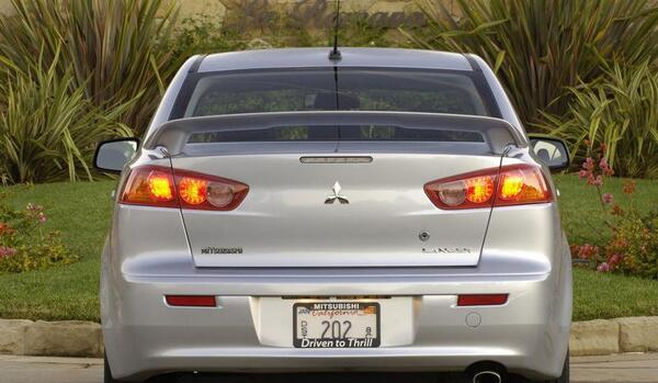 عکس ماشین mitsubishi lancer
