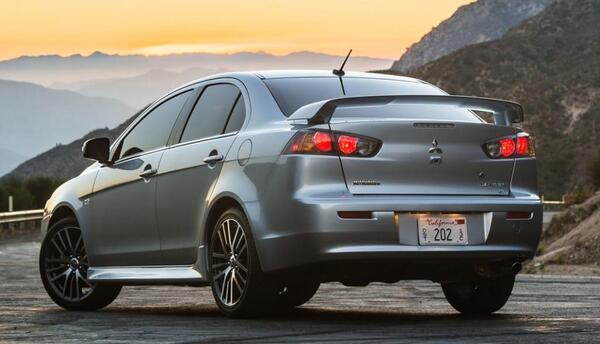 عکس ماشین mitsubishi lancer