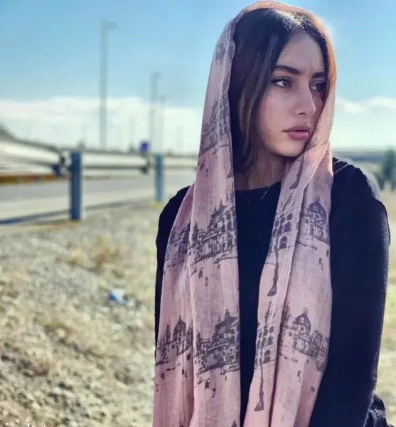 عکس ترلان پروانه در فیلم فراری