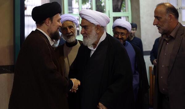 عکس مراسم خاکسپاری صانعی