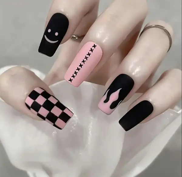 عکس ژلیش ناخن بلک پینک