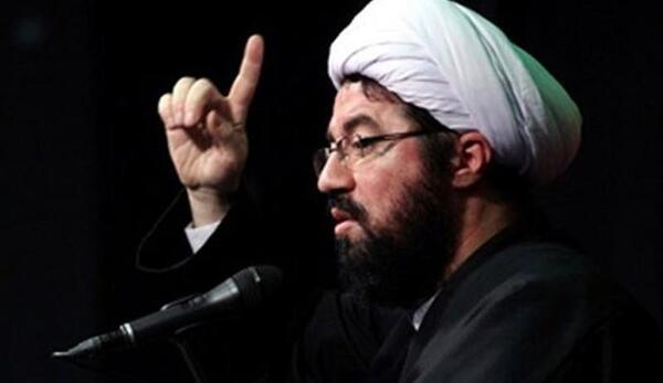 عکس امام زمان در حال نماز خواندن