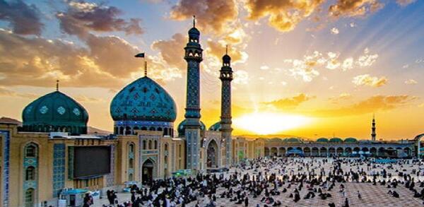 عکس امام زمان در حال نماز خواندن