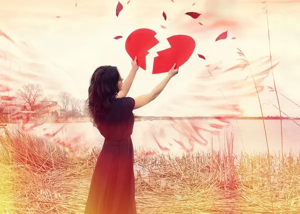 عکس مفهومی قلب شکسته