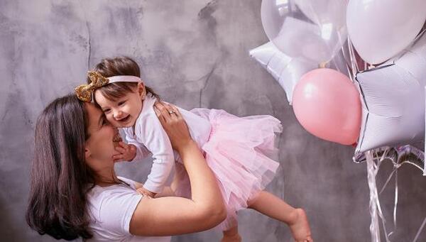 ژست عکس تولد برای بچه ها