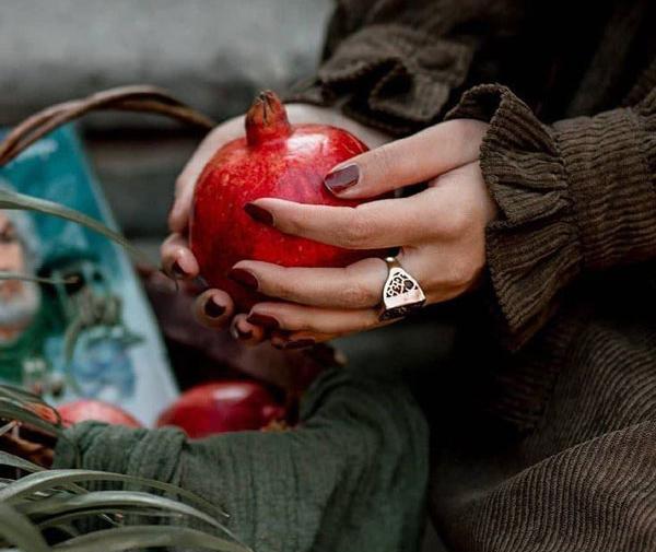عکس یلدایی دخترانه
