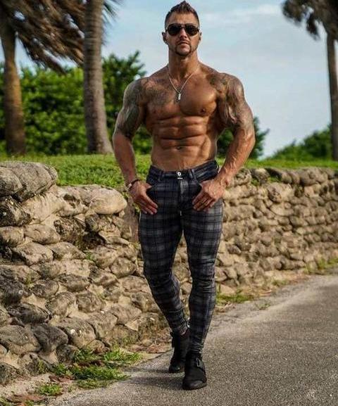 عکس سیکس پک یهویی