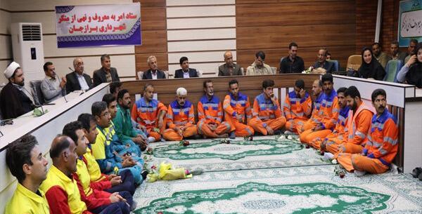 عکس آیت الله طالقانی در مجلس