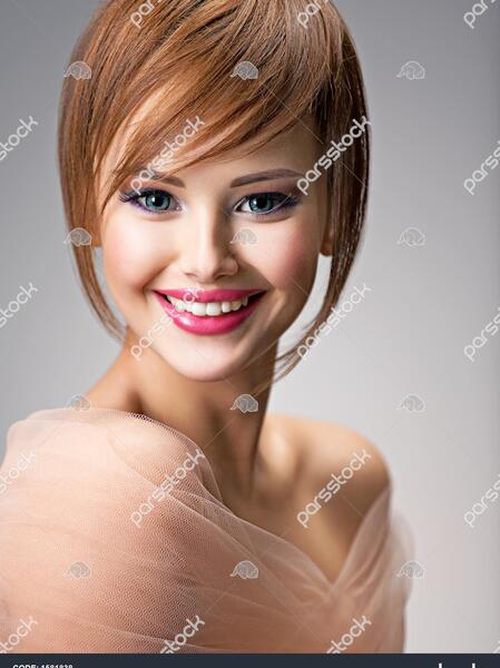 ژست عکس دختر مو کوتاه