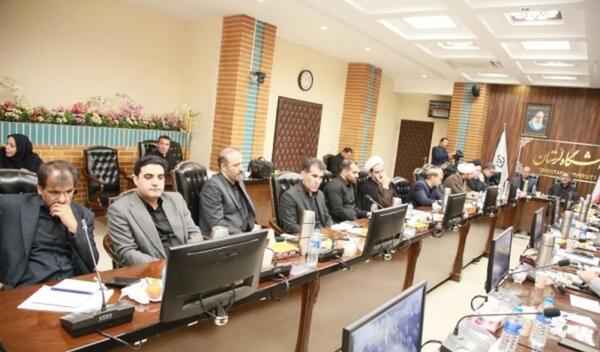 عکس حامیم نشسته