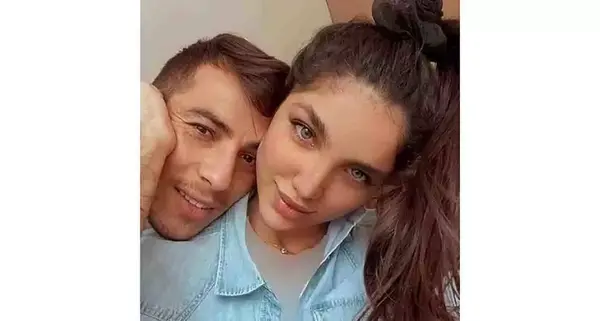 عکس ترلان پروانه روی گوشی فرشاد احمدزاده