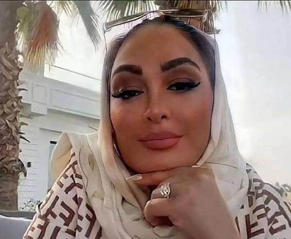 عکس الهام حمیدی با خانواده